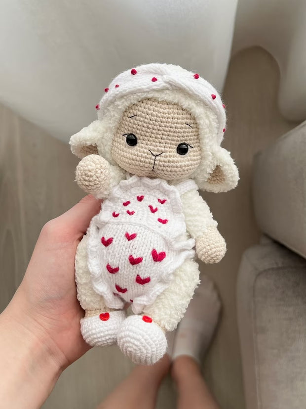 crochet heart clothes for amigurumi lamb