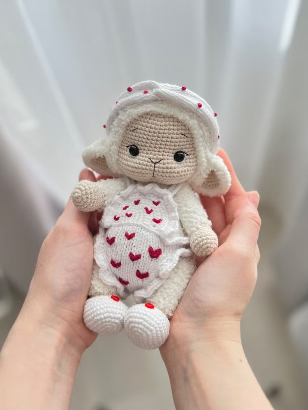 crochet heart clothes for amigurumi lamb