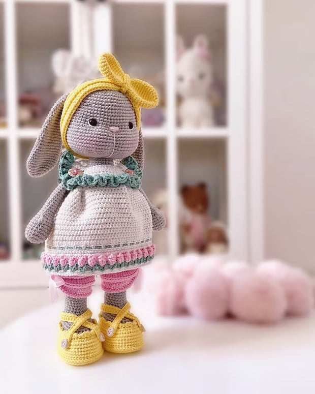 Olivia the easter rabbit amigurumi crochet pattern