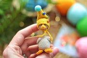 Amigurumi crochet pattern of small goslings