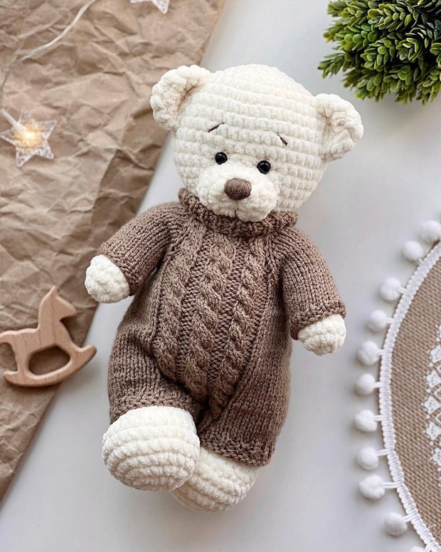 Crochet pattern amigurumi bear in English pdf manual.