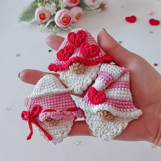 Set of 7 gnome with hearts, Cute Valentine’s Day pattern